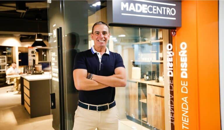 Madecentro acelera inversiones y prevé facturar hasta $1,1 billones en 2026: abrirá tiendas en ciudades pequeñas Dimas Tobón, gerente y fundador de Madecentro. Foto: Madecentro