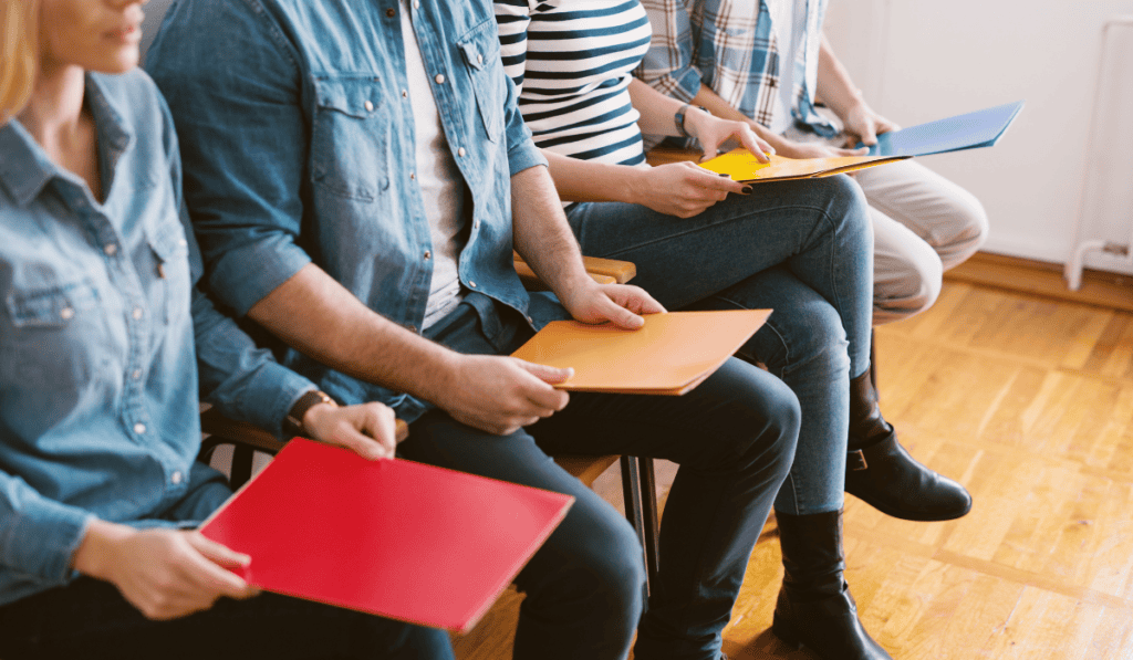 Del primer empleo al primer arriendo: por qué independizarse es cada vez más difícil para los jóvenes Entre abril y junio de 2026, el desempleo entre los jóvenes se ubicó en 14,7 %.