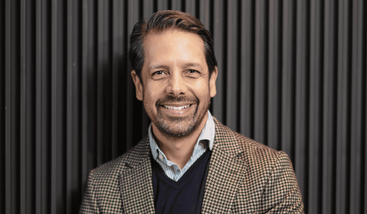 Home - Valora Analitik Felipe Child, Socio, McKinsey & Company