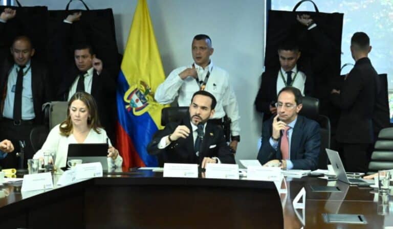 Terremoto en Colombia: Gobierno declara desastre nacional y destina recursos; hay seis aeropueros cerrados Gobierno toma decisiones por terremoto en Colombia.