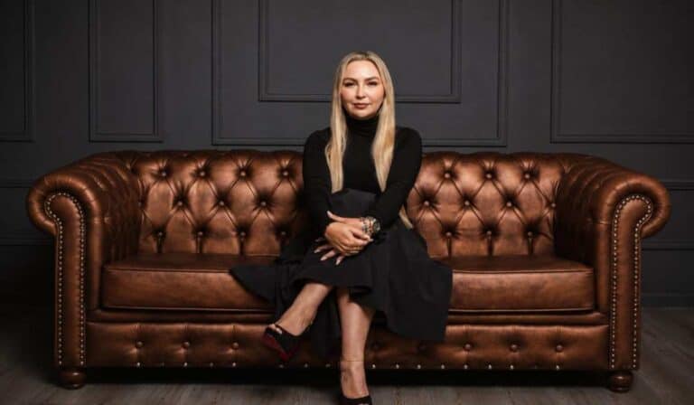 De vender inciensos en la calle a construir un exitoso hub inmobiliario que deja millonarias ganancias Karolina Ochoa, de vender incienso a construir un hub inmobiliario