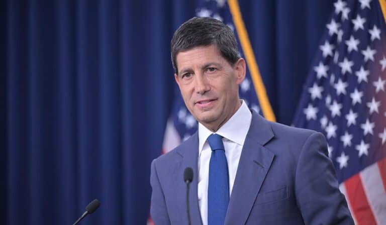 Premercado | Inversores esperan discurso del presidente de la FED en el simposio de Jackson Hole: petróleo cae Kevin Warsh, presidete de la Reserva Federal