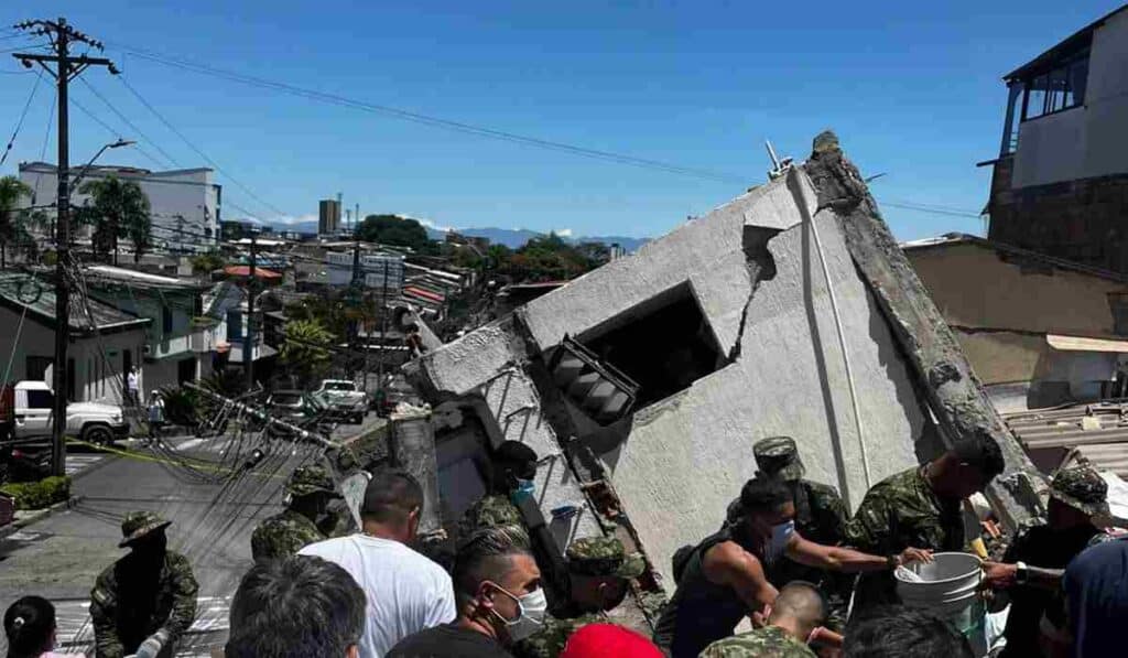 Terremoto en Colombia: la regla del 75 % que define la reconstrucción de conjuntos con esta ley La norma del 75 % para la reconstrucción de conjuntos tras el terremoto en Colombia
