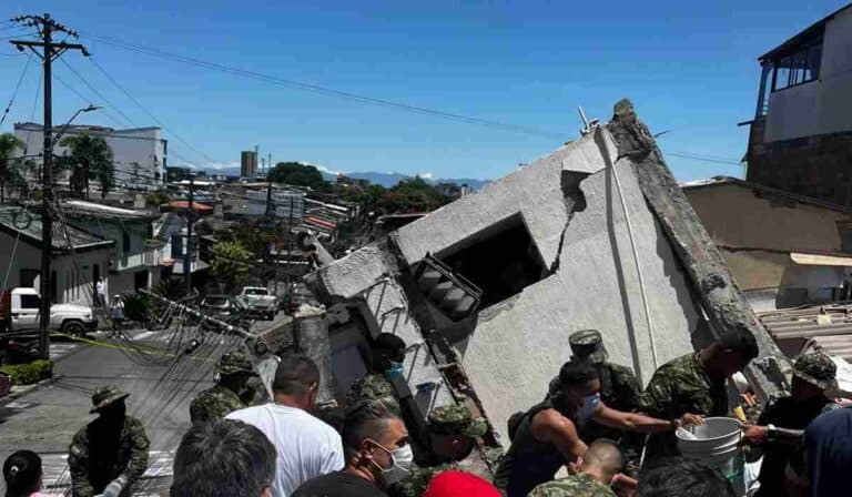 Terremoto en Colombia: la regla del 75 % que define la reconstrucción de conjuntos con esta ley La norma del 75 % para la reconstrucción de conjuntos tras el terremoto en Colombia