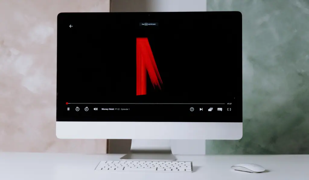 ¡Tudum! Había una vez una N roja: la historia detrás del origen de Netflix Netflix pasó de los sobres rojos a crear contenido en streaming