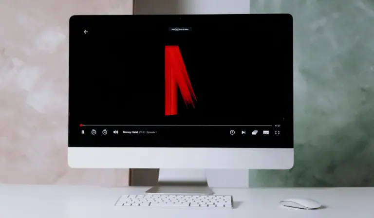 ¡Tudum! Había una vez una N roja: la historia detrás del origen de Netflix Netflix pasó de los sobres rojos a crear contenido en streaming
