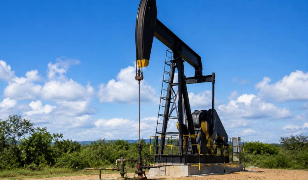 A pesar de la caída de 6,6% en producción, Ecopetrol mantiene la meta de 730.000 y 740.000 barriles diarios en 2026 A pesar de la caída de 6,6% en producción, Ecopetrol mantiene la meta de 730.000 y 740.000 barriles diarios en 2026