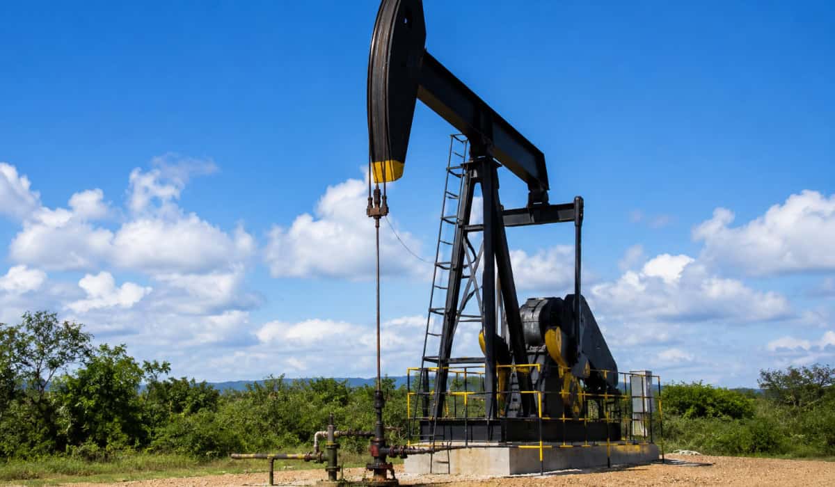 Home - Valora Analitik Producción de petróleo y gas. Imagen: Generada con AI Chat GPT