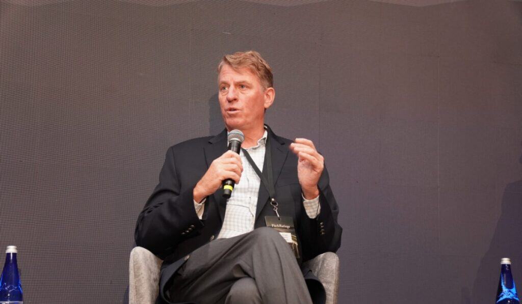 Relevante | Fitch: Si el ajuste fiscal no se ejecuta, la deuda pública de Colombia puede explotar Richard Francis, líder de Fitch Ratings