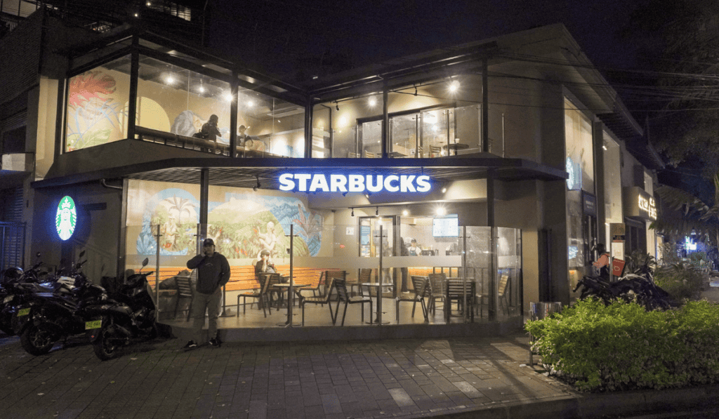 Guía de sabores para refrescar el recorrido de la Feria de las Flores Starbucks Laureles