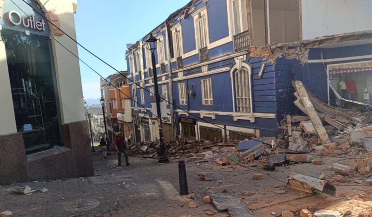 Pereira, Manizales, Cali y Bogotá activas canales oficiales para conocer paraderos de familiares y afectaciones por terremoto en Colombia Temblor en Colombia