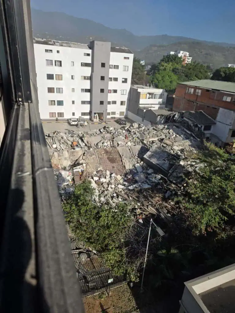 Actividad económica de Cali opera al 71 % de sus niveles habituales tras el terremoto, según estudio Terremoto en Cali, Colombia