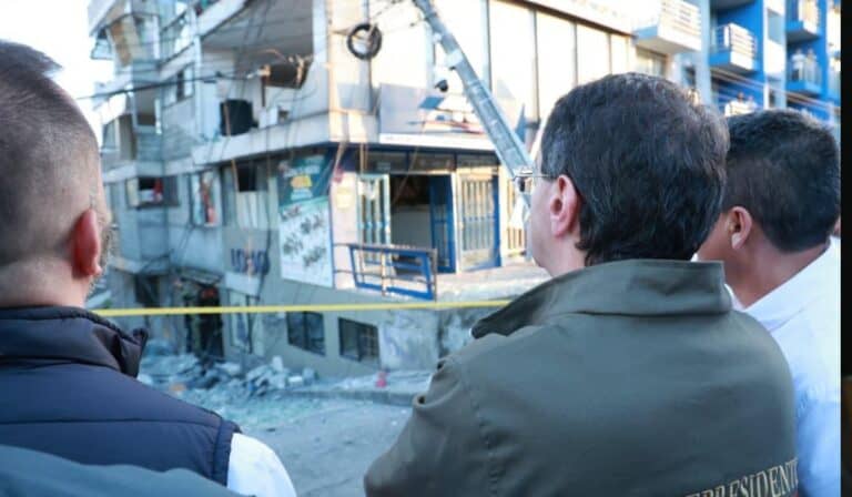 Terremoto de 7,4 en Colombia deja 169 muertos y más de 570 heridos Terremoto en Colombia.