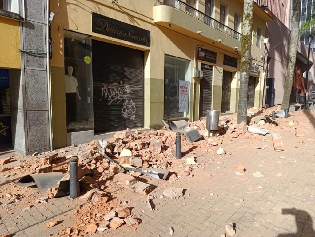 Imágenes: Fuerte sismo de magnitud 7,4 sacudió a Colombia este lunes, el epicentro fue en Chocó Imágenes: Fuerte sismo de magnitud 7,4 sacudió a Colombia este lunes, el epicentro fue en Chocó
