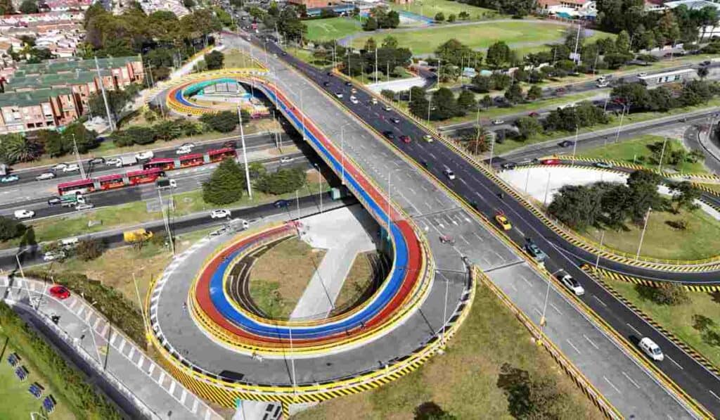 Después de años de retraso, entregan importante megaobra que quitará los trancones al norte de Bogotá nuevo puente de la calle 153 en Bogotá