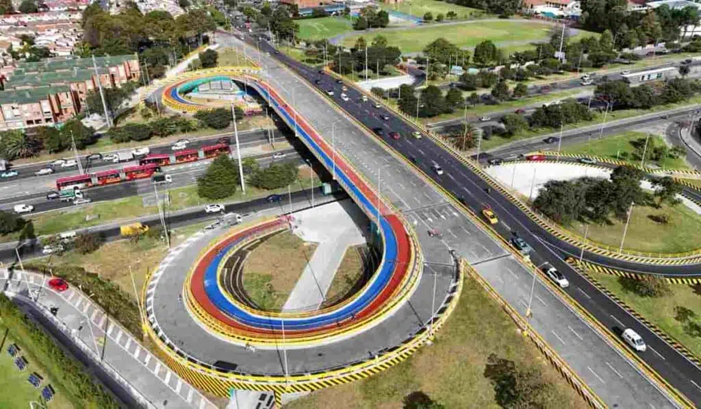 Después de años de retraso, entregan importante megaobra que quitará los trancones al norte de Bogotá nuevo puente de la calle 153 en Bogotá