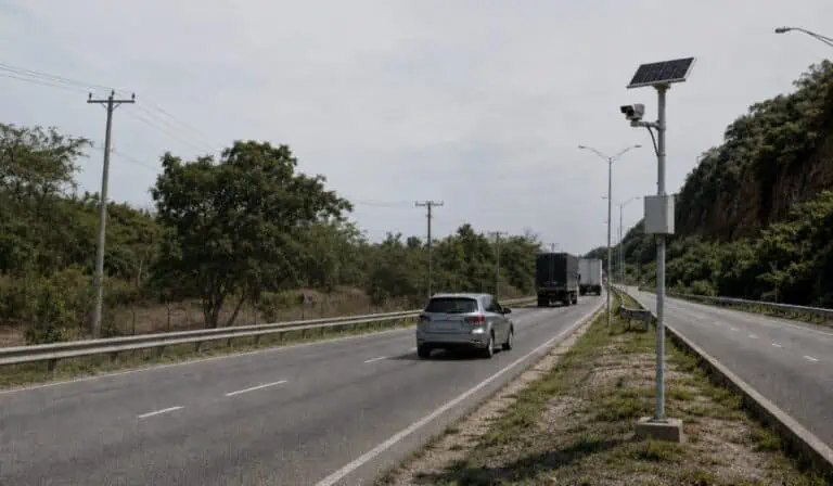 Dan marcha atrás a tres nuevas cámaras de fotomultas en la Vía al Mar tras pedido de MinTransporte
