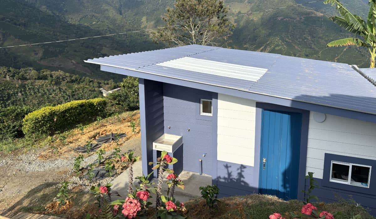 Home - Valora Analitik Adopta un Hogar en Antioquia