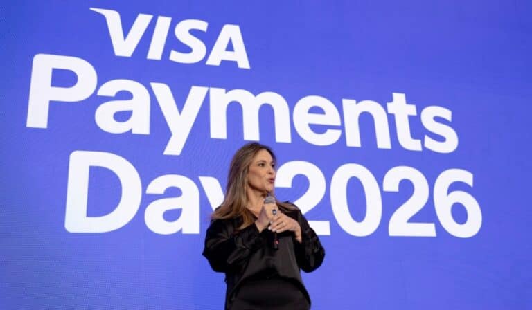 Adriana Cárdenas, gerente general de Visa Colombia.