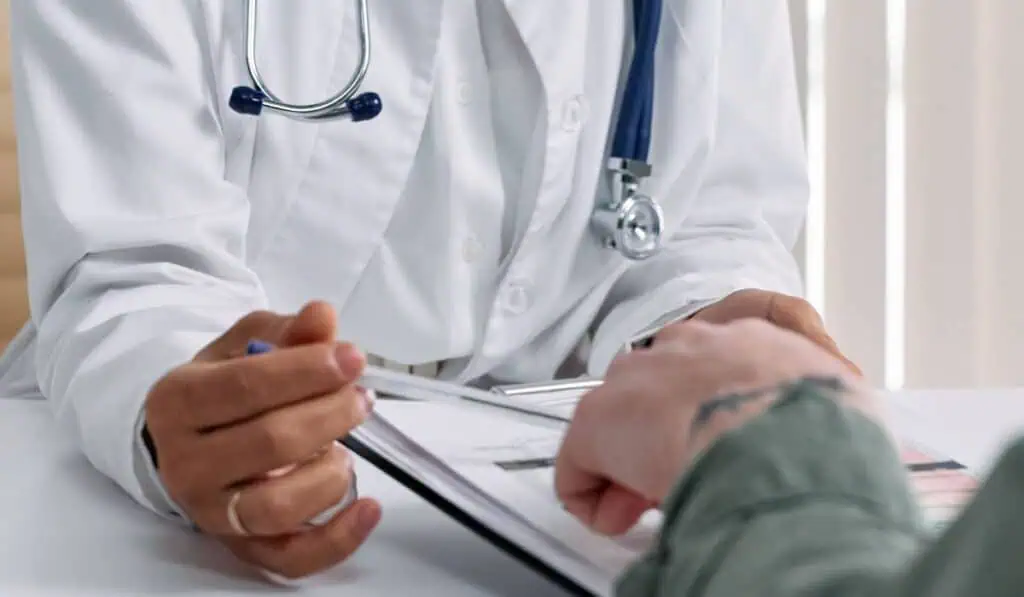 Gobierno cambia la atención médica en Colombia: doctores tendrán apoyo clave para atender pacientes Atención médica cambia en Colombia
