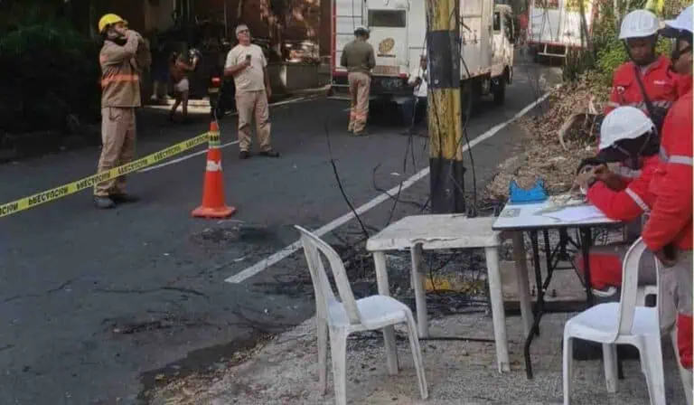 CRC alerta por operación que dejaría a Claro como único proveedor de fibra en 778 rutas Claro busca expandirse en todo el territorio nacional