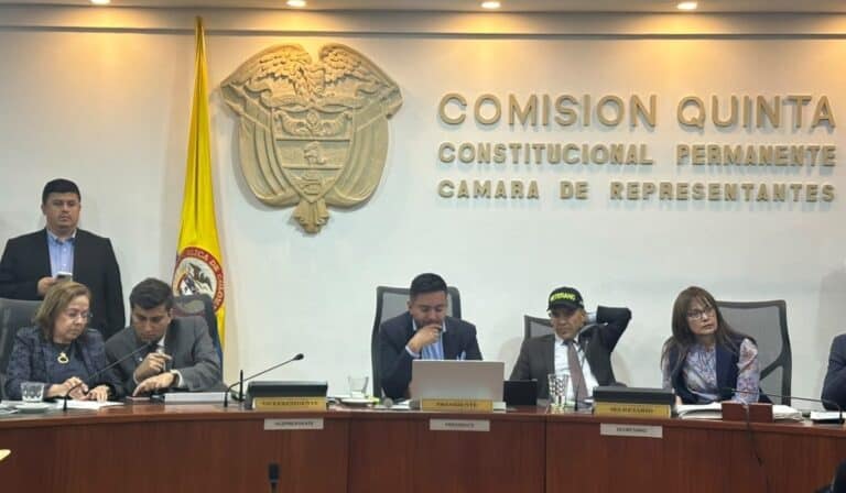 Entidades energéticas podrían perder $4,2 billones en presupuesto de inversión para 2027 Debate de control político al que fue citada la ministra de Minas y Energía, María Nohemi Arboleda. Imagen: Alejandro Correa-Valora Analitik