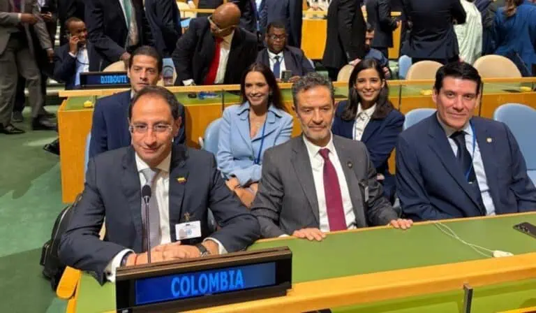 Inicia Asamblea General de la ONU con delegación colombiana de alto nivel: estos serán los focos claves Foto: La delegación colombiana está encabezada por el vicepresidente José Manuel Restrepo y cuenta con la participación del canciller Ómar Bula; el embajador de Colombia ante la ONU, Mauricio Gaona; el ministro de Comercio, Industria y Turismo Mauricio Gómez Amín; la embajadora de Colombia en EE. UU; María Consuelo Araújo y la viceministra de Asuntos Multilaterales, Daniella Restrepo Duarte
