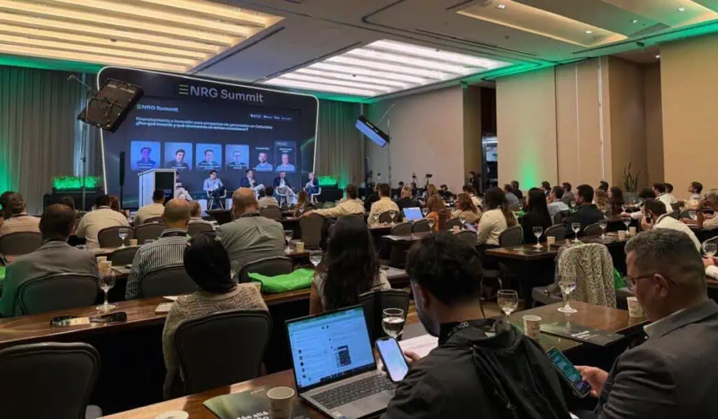 Capacidad de generación, inversión y almacenamiento para enfrentar déficit energético, según expertos ENRG Summit 2026