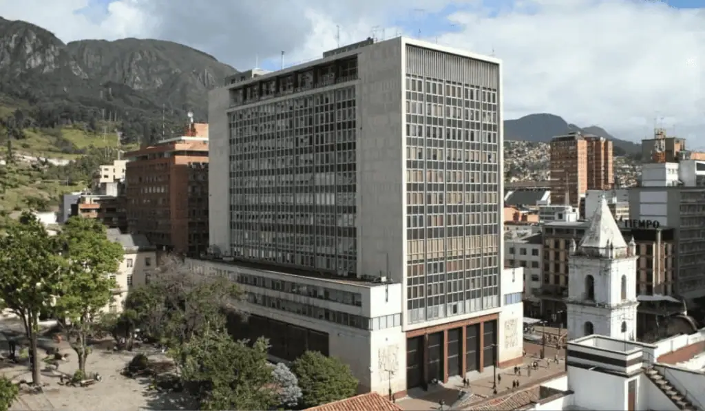Primicia | BanRep señala contradicciones de la Corte en fallo que avaló parte de la reforma pensional; pide aclaración BanRep reforma pensional