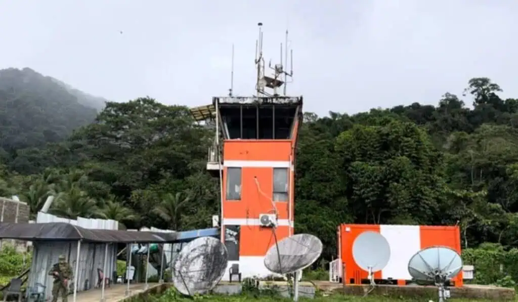 Primicia | Primera fase de ampliación del aeropuerto de Bahía Solano (Chocó) ya tiene fecha de terminación Fotografia de aeródromo José Celestino Mutis