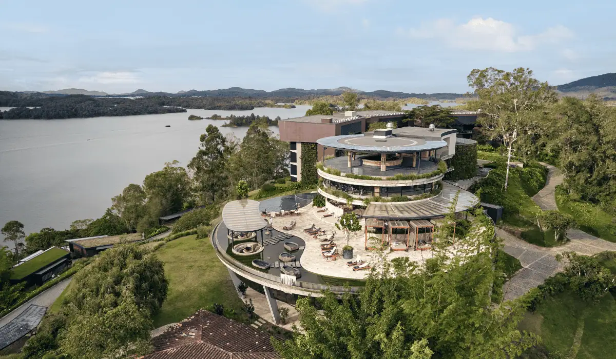 Home - Valora Analitik Hotel The Brown