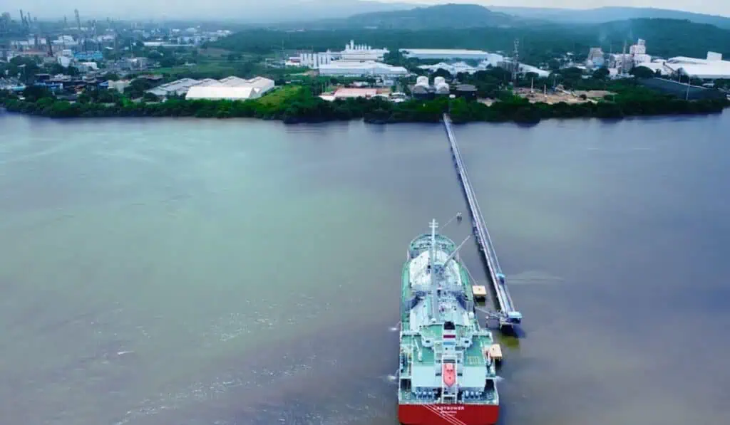 Industria colombiana del GLP busca ganar terreno con la importación desde Cartagena Importación de gas licuado de petróleo (GLP). Imagen: Colgas