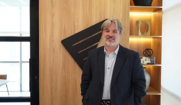 Entrevista | KLC: la gestión laboral y ESG como nuevas herramientas para proteger el valor de las empresas John Karakatsianis, socio fundador, abogado javeriano y experto en gestión sostenible y derecho laboral