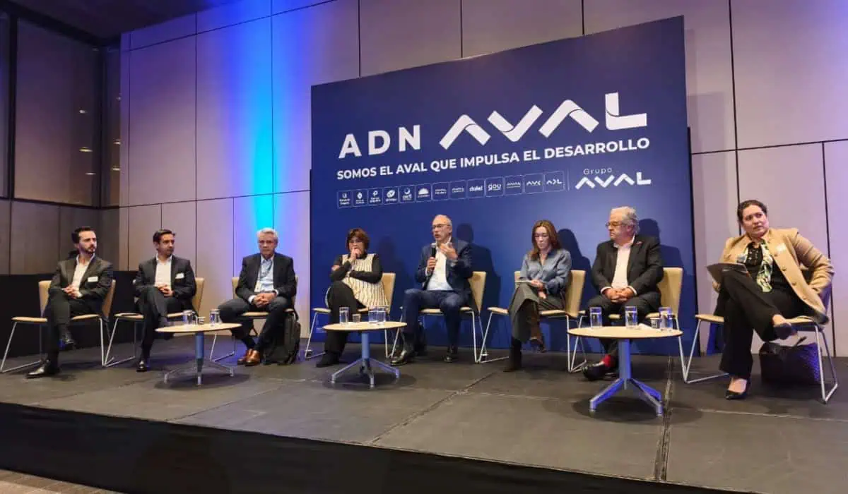 Home - Valora Analitik Líderes del Grupo Aval en su Cumbre Regional en Bogotá