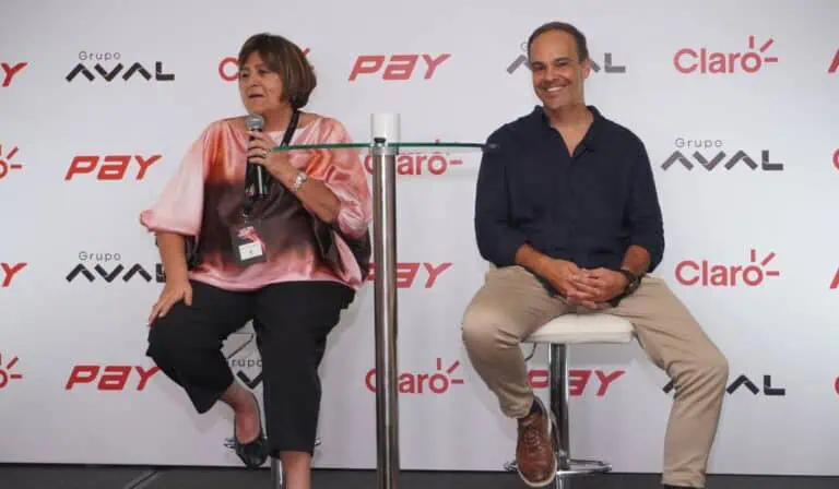 Claro Colombia se une a Grupo Aval para un nuevo lanzamiento de Claro Pay: estos son los detalles y beneficios María Lorena Gutiérrez, presidente de Grupo Aval, y Rodrigo de Gusmao, presidente de Claro Colombia