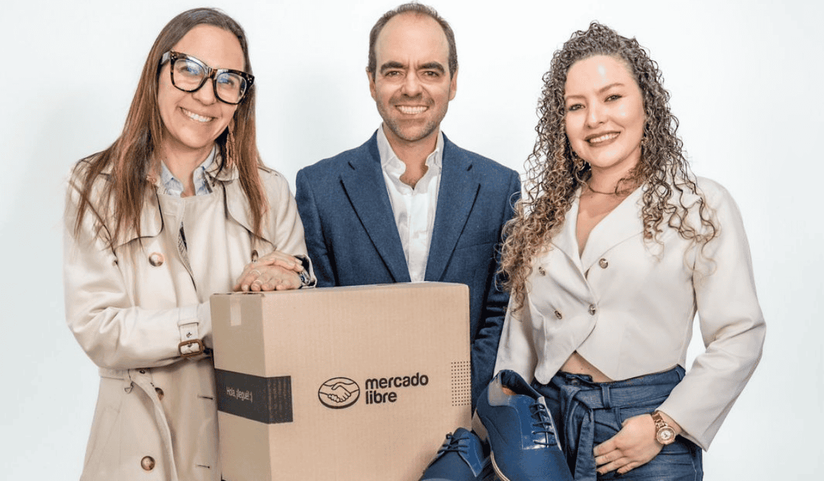 María del Pilar López Uribe, secretaria de Desarrollo Económico de Bogotá; Domenico Barbato, gerente general de Mercado Libre Colombia, y Leydi Betancourt, directora ejecutiva de Asosanvictorino.