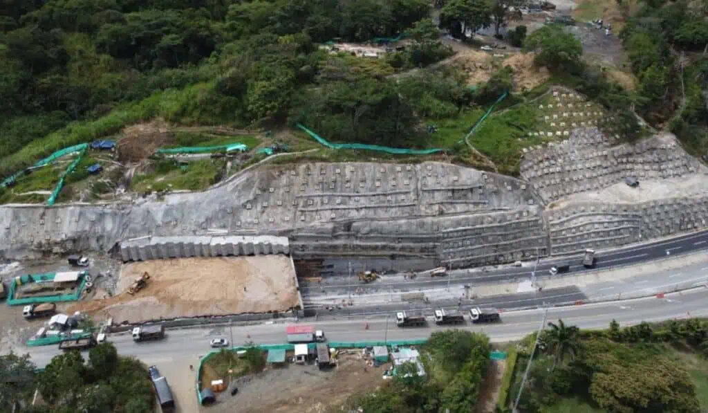 Megaobra que conecta el Valle de Aburrá con el Suroeste antioqueño y el suroccidente del país quedó lista Megaobra que conecta el Valle de Aburrá con el Suroeste antioqueño y el suroccidente del país quedó lista