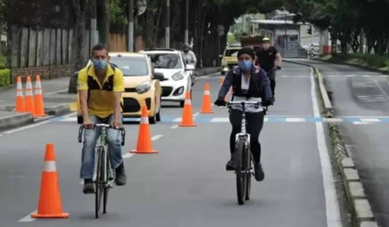 Nueva ley suspende hasta por 10 años licencia de conductores por irrespeto a ciclistas Nueva ley le quita la licencia de conducción por 10 años