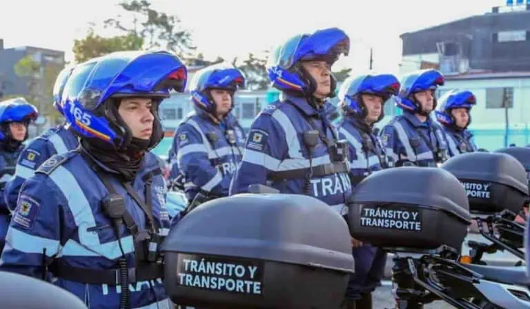 Agentes de tránsito aplicarán nueva norma para conductores que descubran mal parqueados en Bogotá Nuevas normas que aplicarán a conductores mal parqueados