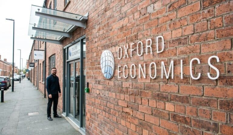 Oxford Economics modera su proyección de crecimiento económico en Colombia y advierte incertidumbre Oxford Economics
