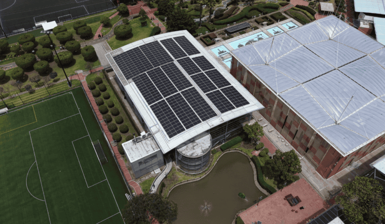 Paneles solares Compensar