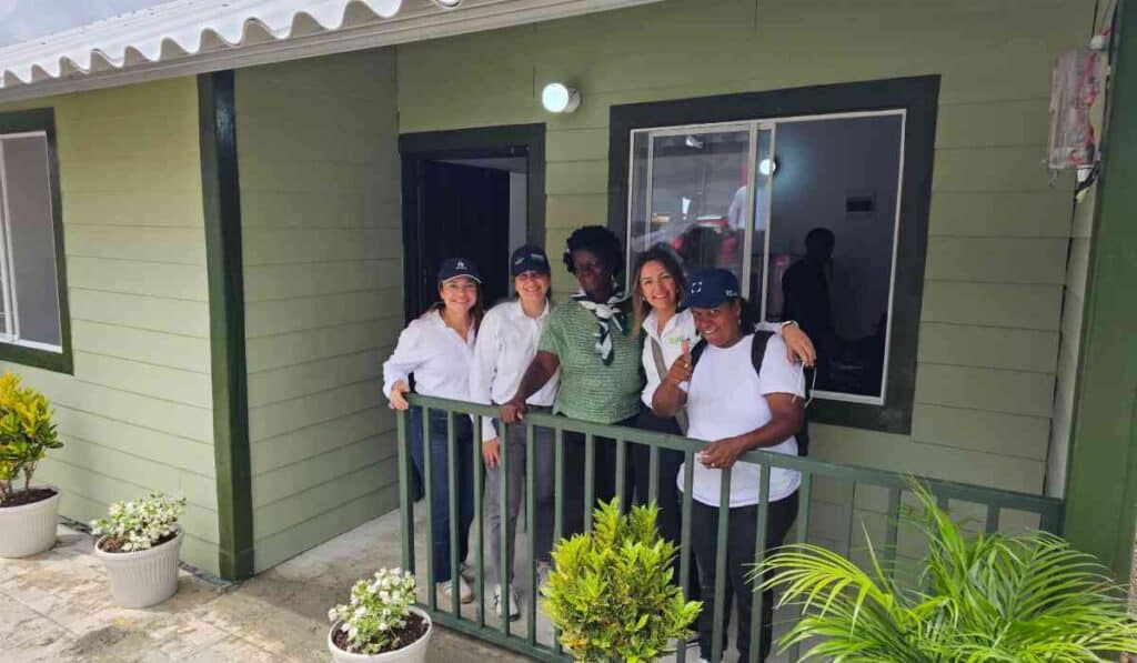 Construyen en Quibdó primera casa de Grupo Argos y Nicky Jam tras terremoto: Así será reconstrucción de otras viviendas Primera casa que se construye con la alianza Grupo Argos y Nicky Jam