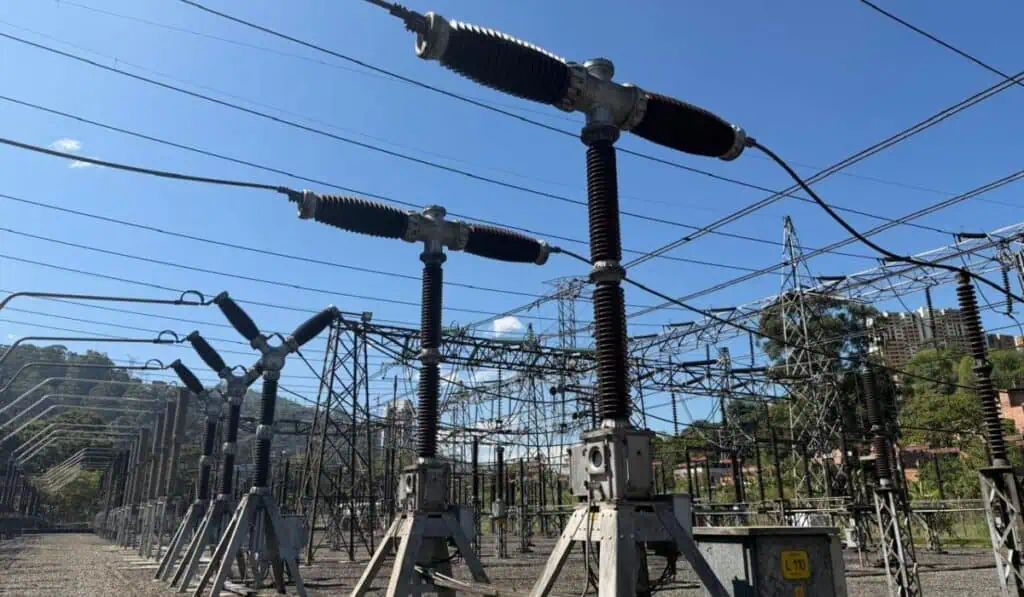 Al sistema eléctrico colombiano ha entrado menos de 25 % de la energía esperada en 2026 a corte de septiembre Subestación de energía