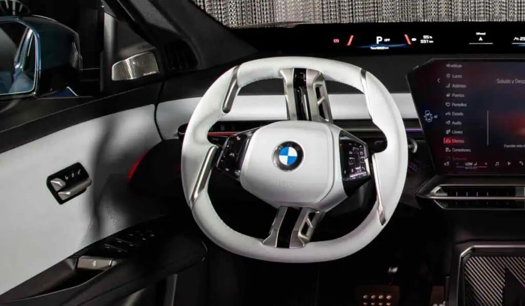 BMW estrena nueva camioneta en Colombia: Potente, rendidora y con alto estándar de seguridad Volante del nuevo BMW iX3 eléctrica