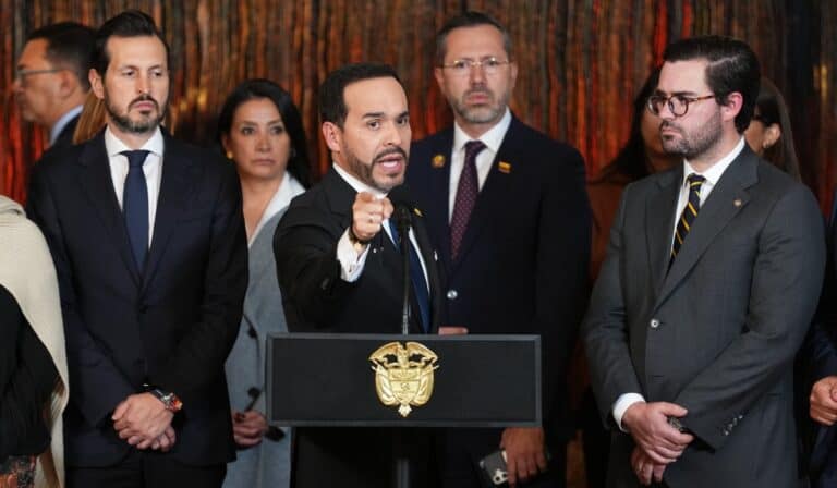 Gobierno De la Espriella cambia las reglas de los contratos sindicales en sector público y fija fecha clave futuro de la eps en el gobierno de la espriella