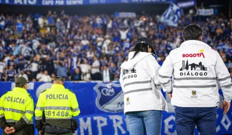 El 97 % de las multas por violencia en el fútbol colombiano queda sin cobrar y fallan controles a sancionados El 97 % de las multas por violencia en el fútbol colombiano queda sin cobrar