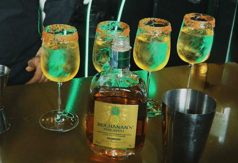 Diageo lleva su whisky más reconocido al terreno de los festivales de música Buchanan’s Pineapple llega con una propuesta para nuevas generaciones. Imagen: Cortesía.