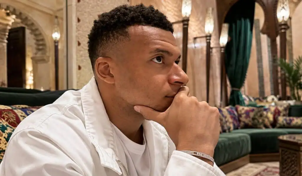 Mbappé critica el meme de “dictador” que nació tras su millonaria renovación con el PSG Mbappé critica el meme de “dictador” que nació tras su millonaria renovación con el PSG