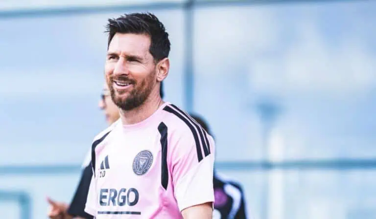 Lionel Messi comprará histórico equipo de fútbol de dueños colombianos Lionel Messi comprará histórico equipo de fútbol de dueños colombianos