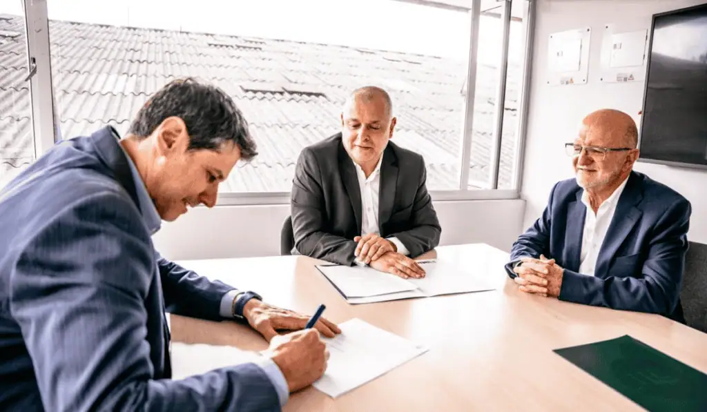 Industria Licorera de Caldas y Diageo firman acuerdo para impulsar la producción local Industria Licorera de Caldas y Diageo firman acuerdo para impulsar la producción local